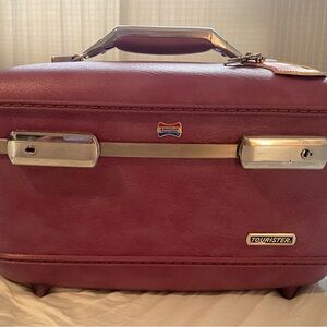 American Tourister Mid-century purple train case. Mint condition.